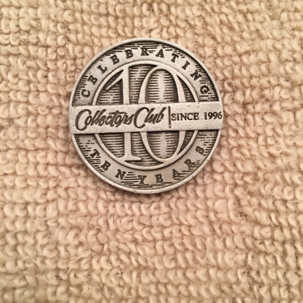 Longaberger Collectors Club 10 Year Pin